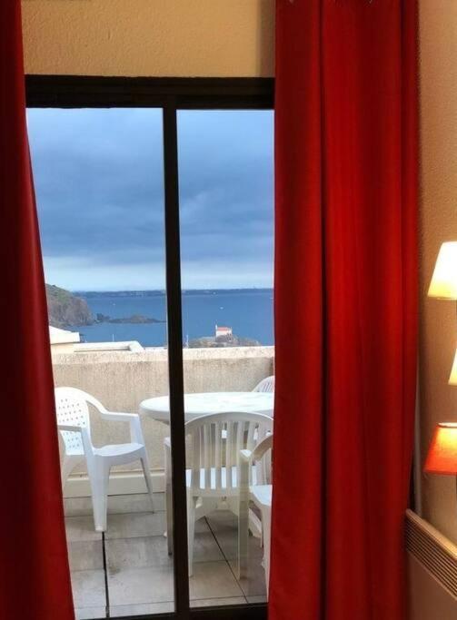 Location Vue Mer Du Samedi Au Samedi, Clim, Parking, Piscine, Plage Collioure Zewnętrze zdjęcie